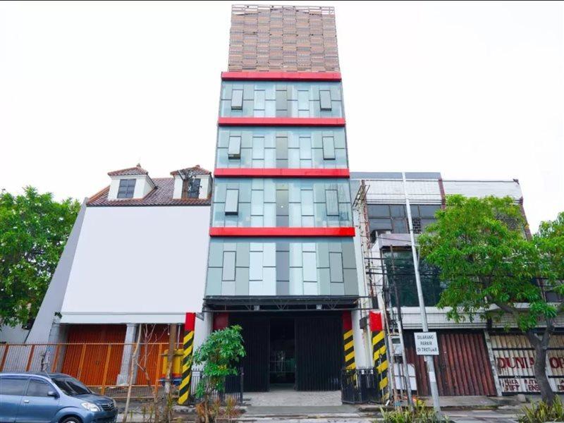 Super Oyo Flagship 3688 Pot Art Hotel Surabaya Exterior photo